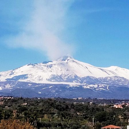 Mansarda Sul Mare Dei Ciclopi Apartment Aci Trezza Luaran gambar