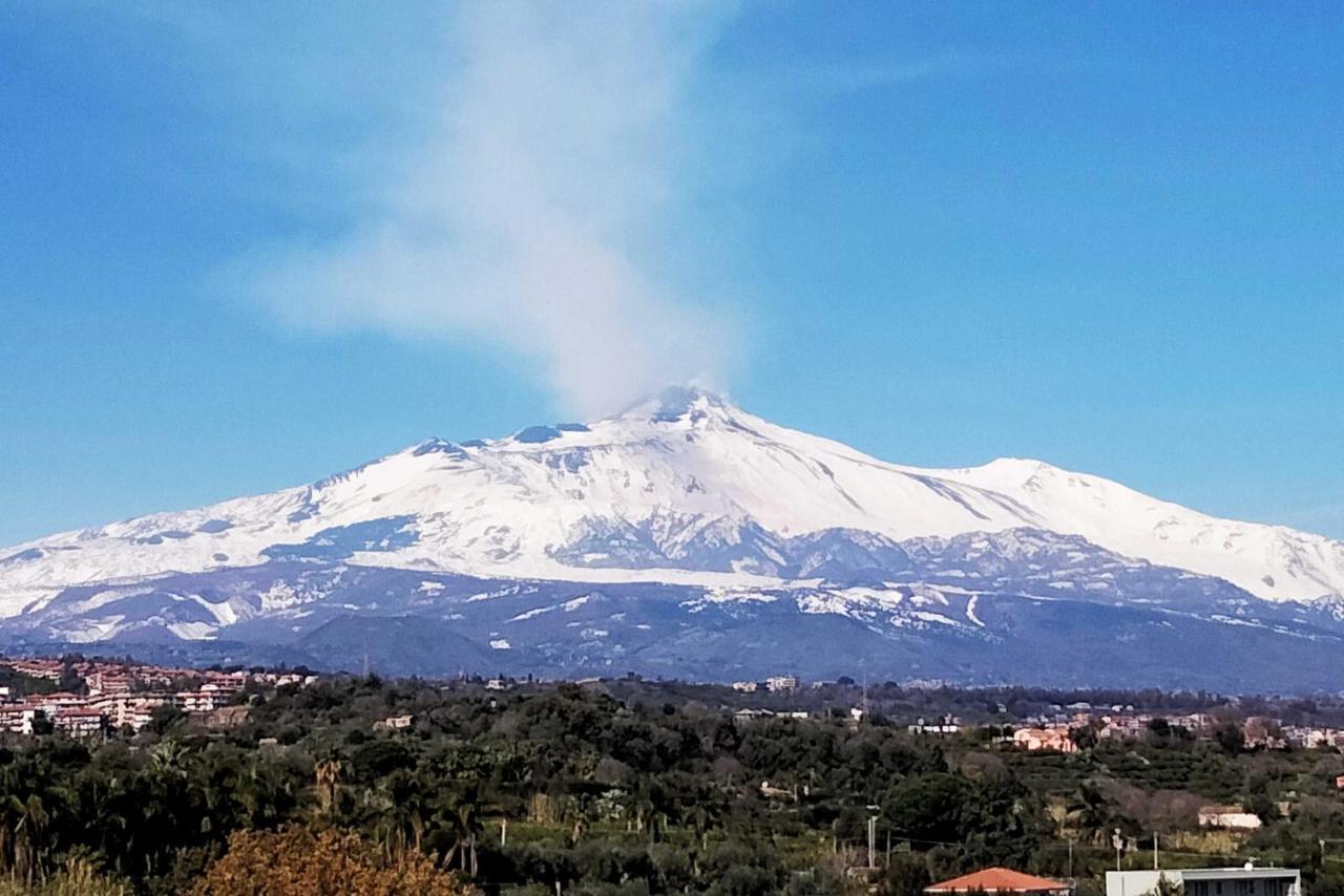 Mansarda Sul Mare Dei Ciclopi Apartment Aci Trezza Luaran gambar