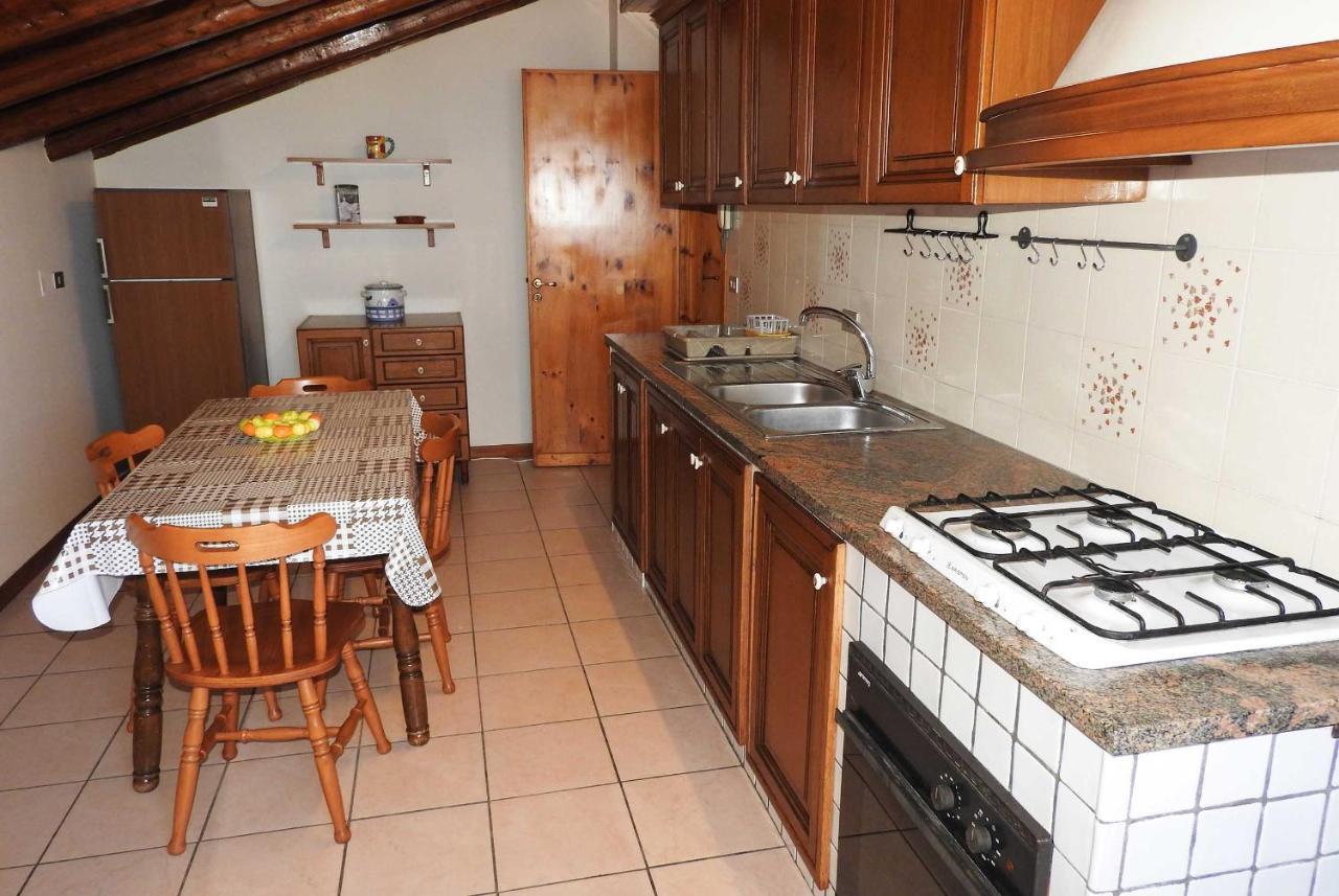 Mansarda Sul Mare Dei Ciclopi Apartment Aci Trezza Luaran gambar